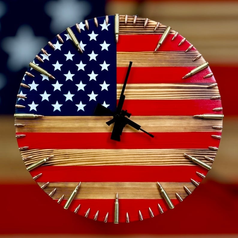 🔥 USA Flag Clock with Bullets – Show Off Your Patriot Spirit!